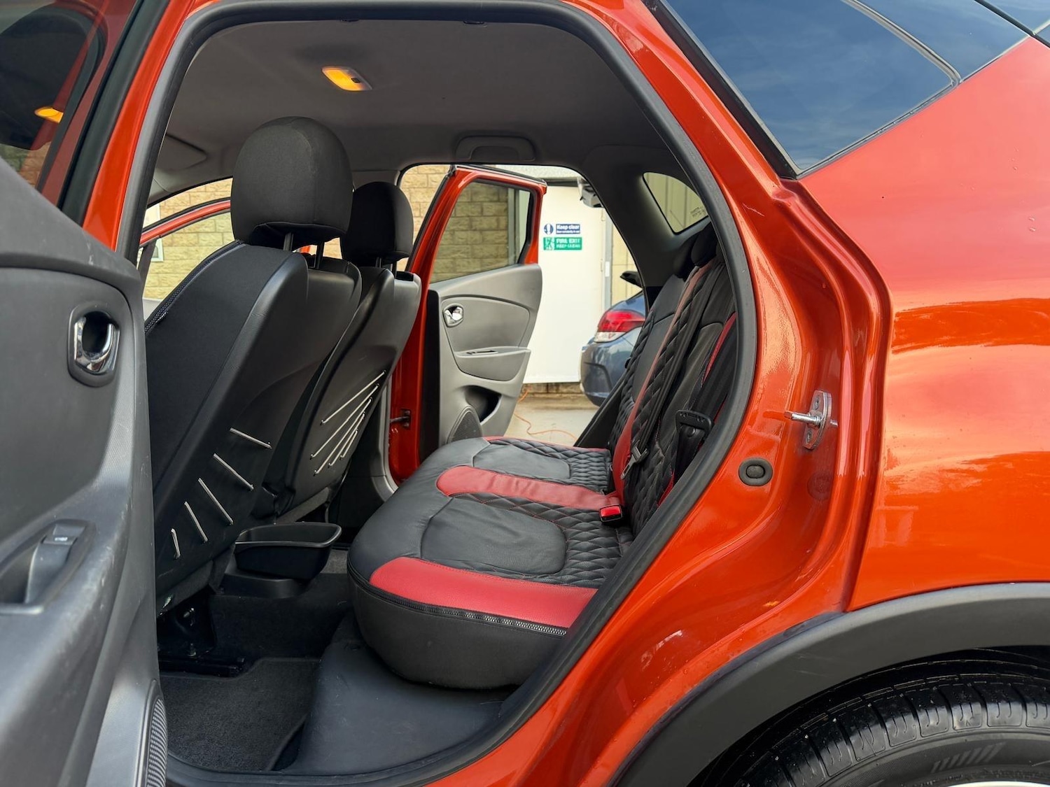 Used Renault Captur 2015 for sale - 76327330: Photo 18