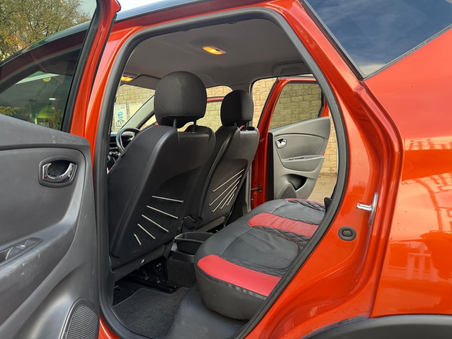 Used Renault Captur 2015 for sale - 76327330: Photo 19