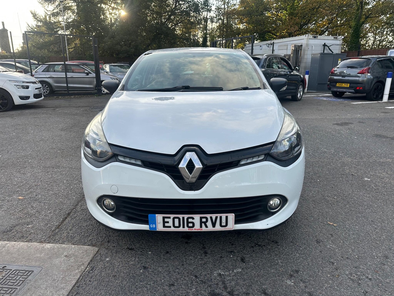 Used Renault Clio 2016 for sale - 76246973: Photo 2