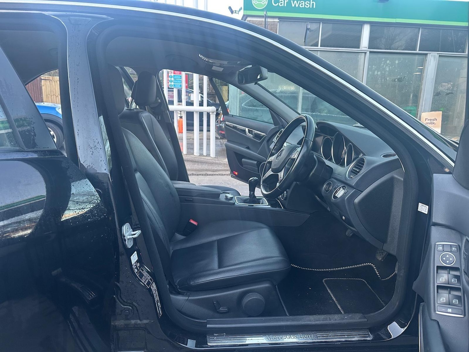 Used Mercedes-Benz C Class 2014 for sale - 76377555: Photo 11