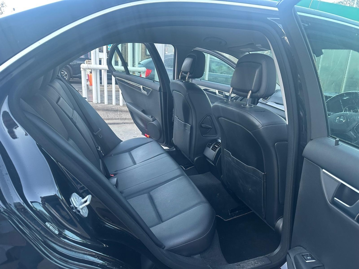 Used Mercedes-Benz C Class 2014 for sale - 76377555: Photo 15