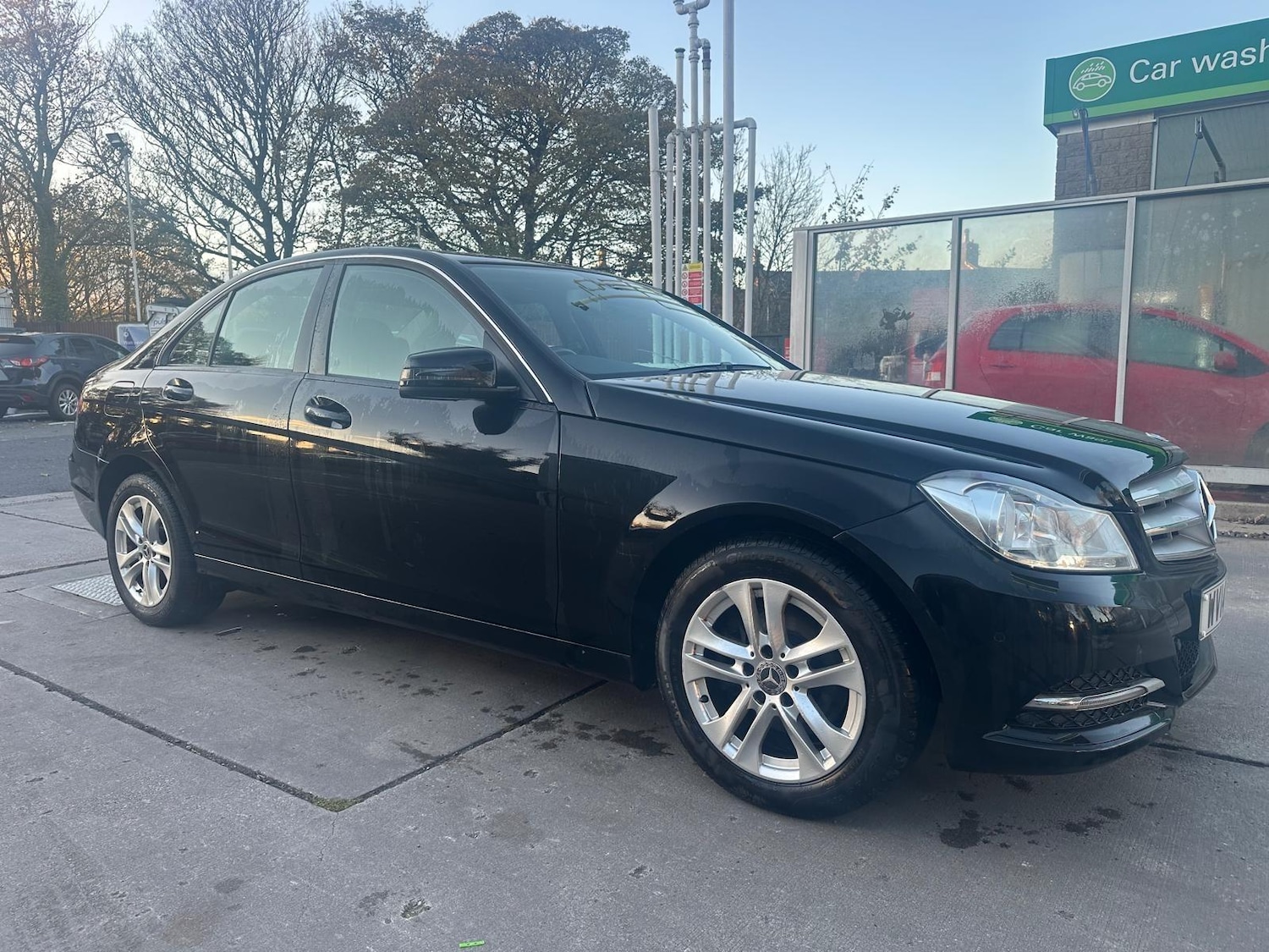 Used Mercedes-Benz C Class 2014 for sale - 76377555: Photo 2