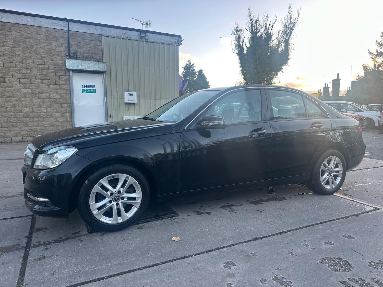 Used Mercedes-Benz C Class 2014 for sale - 76377555: Photo 8