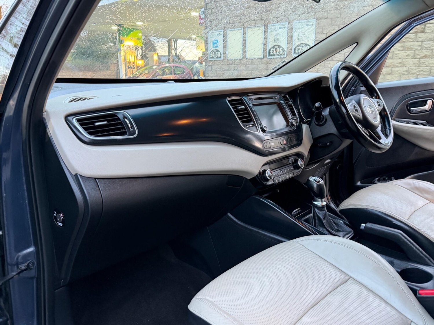 Used Kia Carens 2016 for sale - 76899285: Photo 10