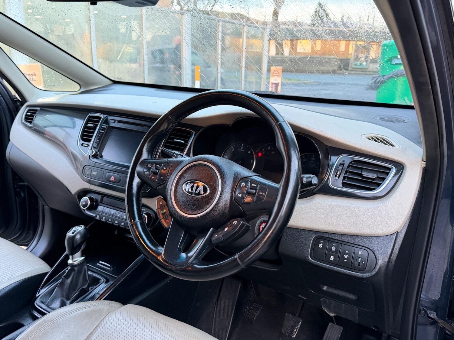 Used Kia Carens 2016 for sale - 76899285: Photo 9