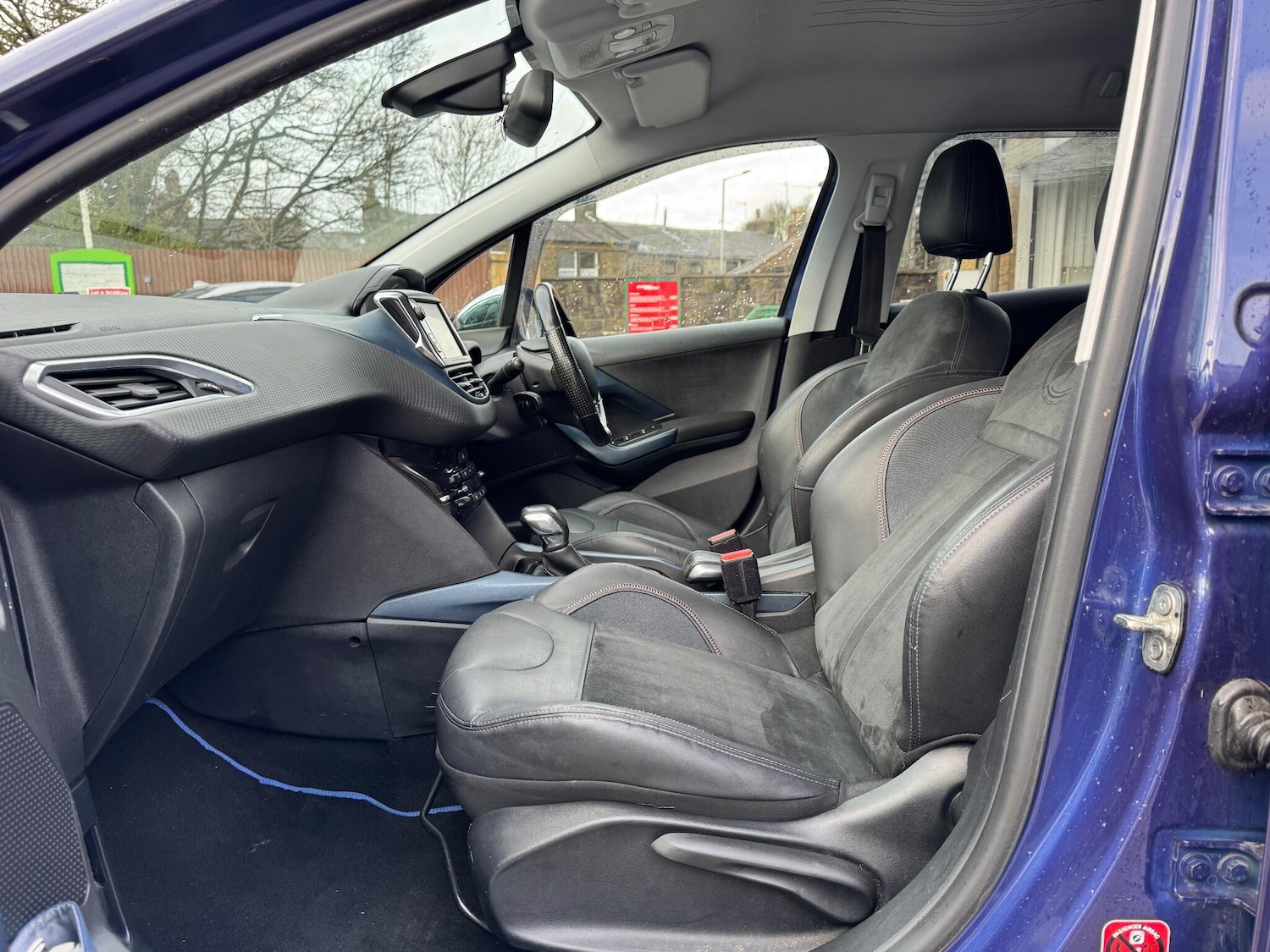 Used Peugeot 2008 2015 for sale - 76527963: Photo 15