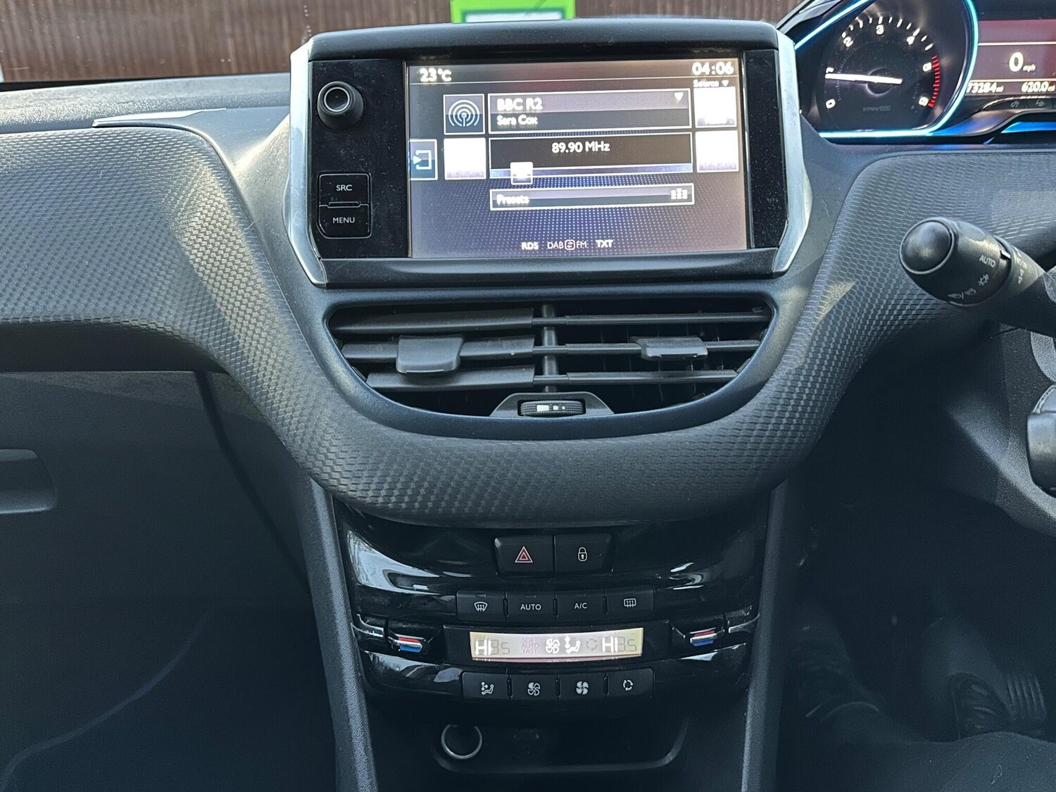 Used Peugeot 2008 2015 for sale - 76527963: Photo 18