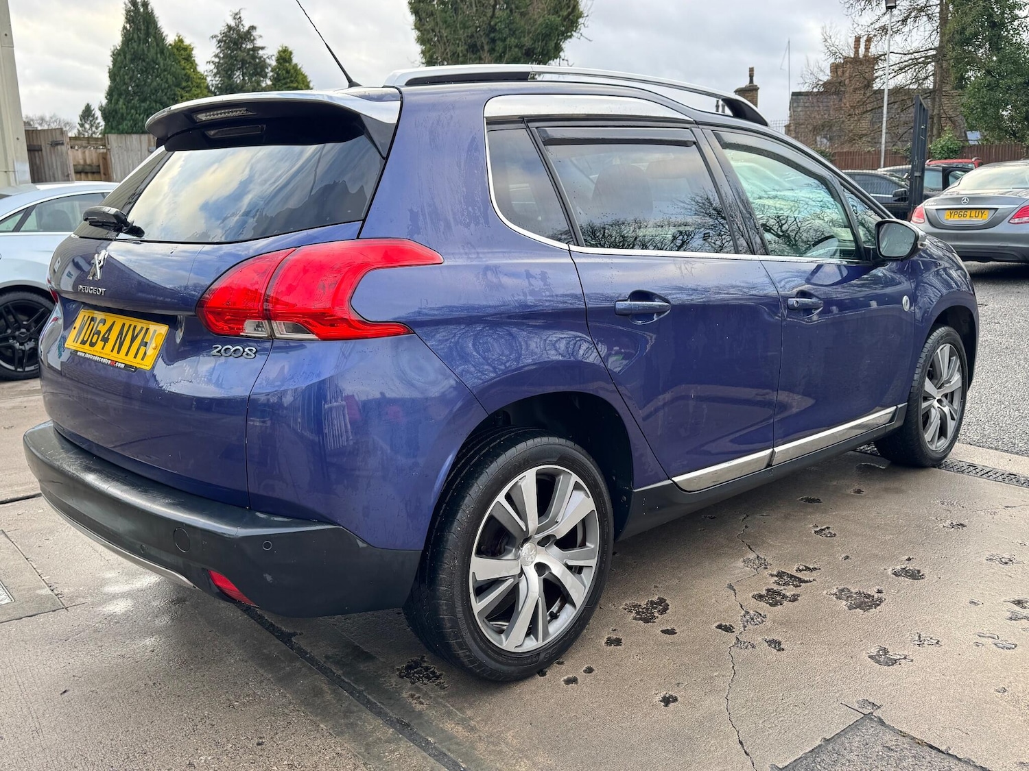 Used Peugeot 2008 2015 for sale - 76527963: Photo 4