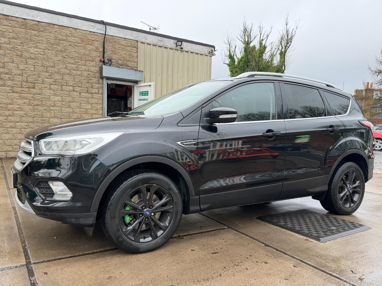 Used Ford Kuga 2017 for sale - 77376817: Photo 2