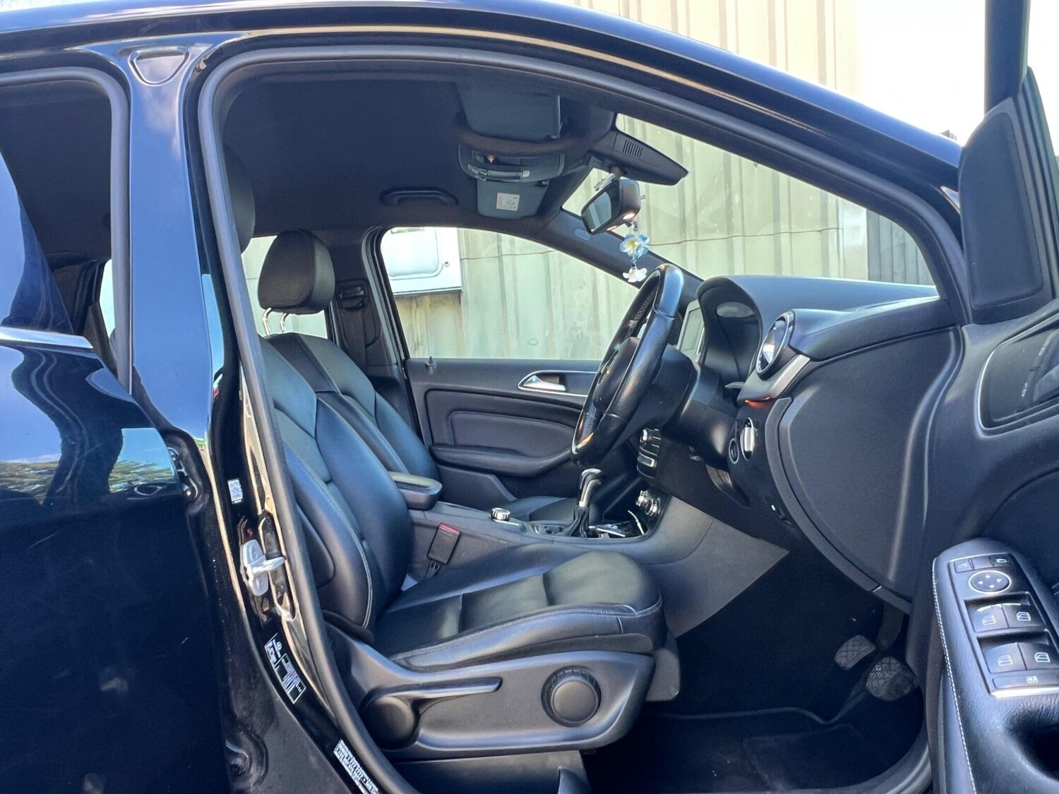 Used Mercedes-Benz B Class 2015 for sale - 76020378: Photo 9