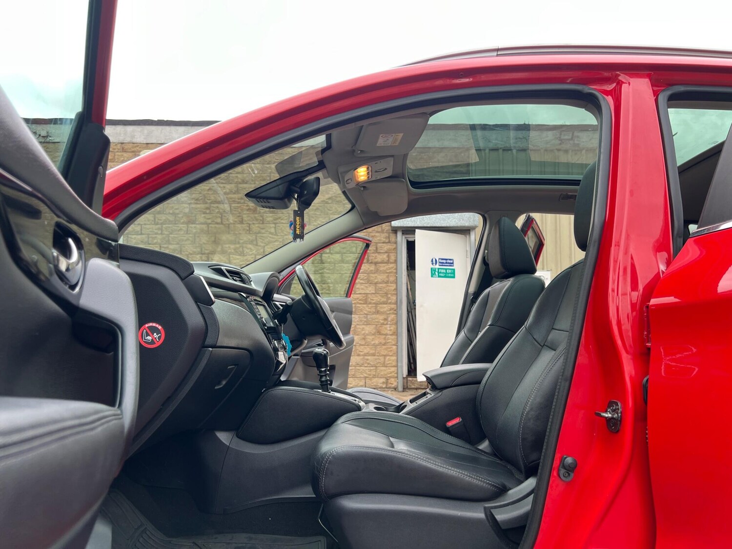 Used Nissan Qashqai 2014 for sale - 75978857: Photo 16