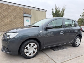 Used Dacia Sandero 2017 for sale - 76269942: Photo
