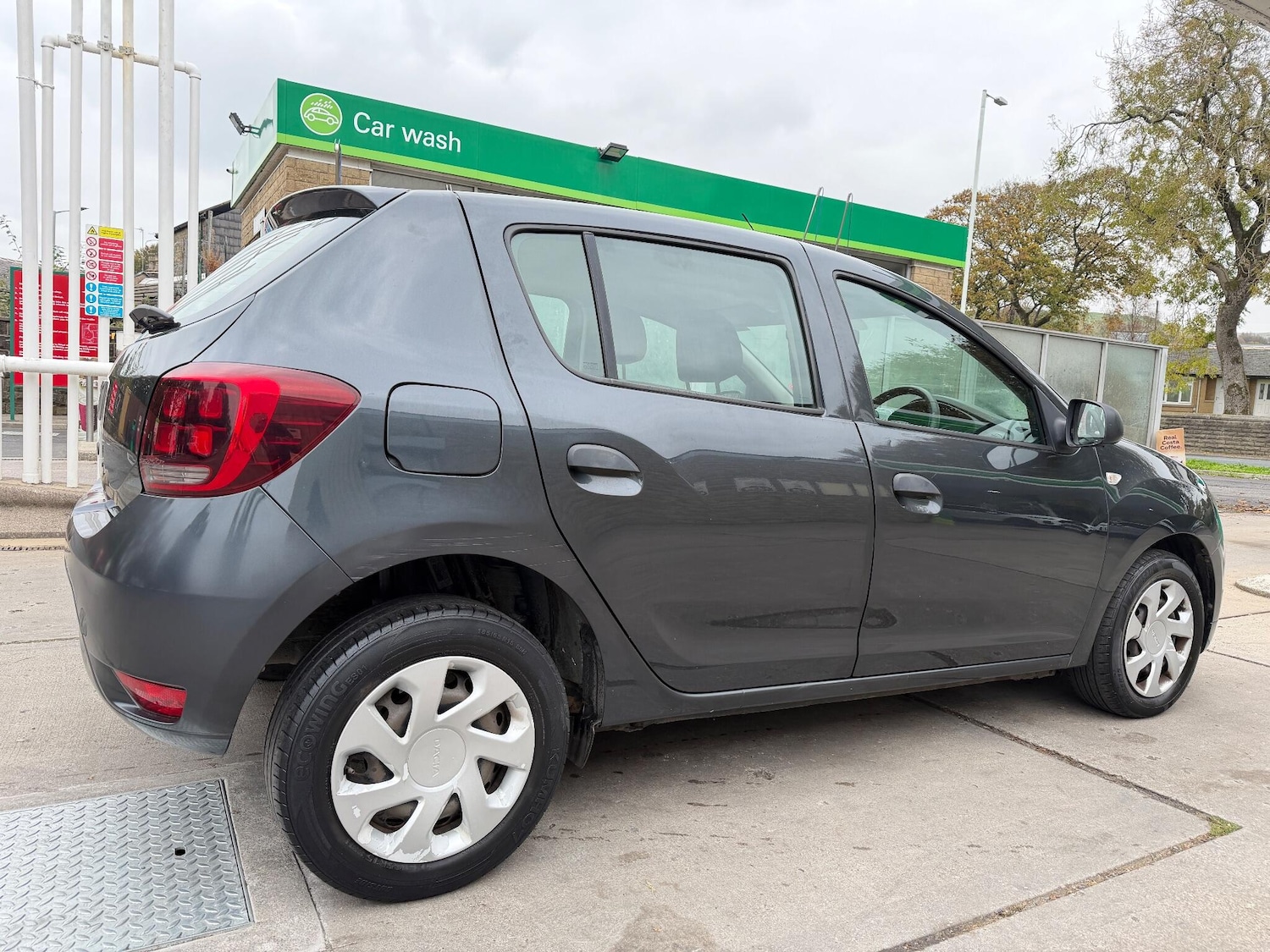 Used Dacia Sandero 2017 for sale - 76269942: Photo 6