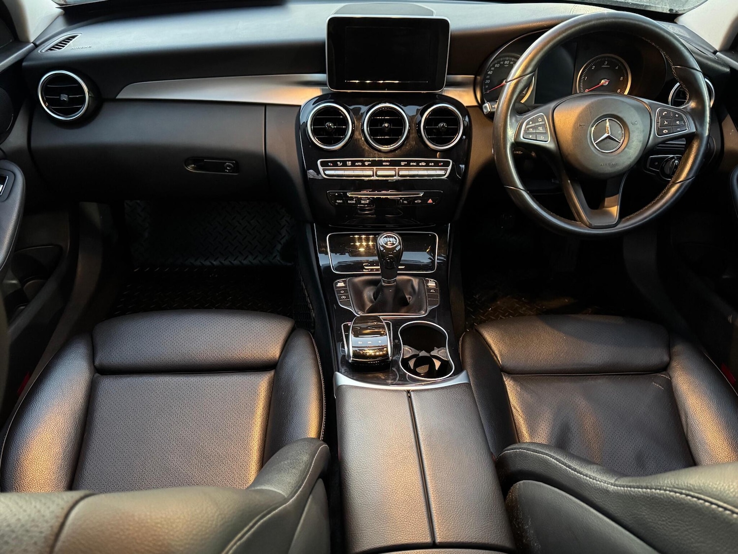 Used Mercedes-Benz C Class 2016 for sale - 76633530: Photo 28