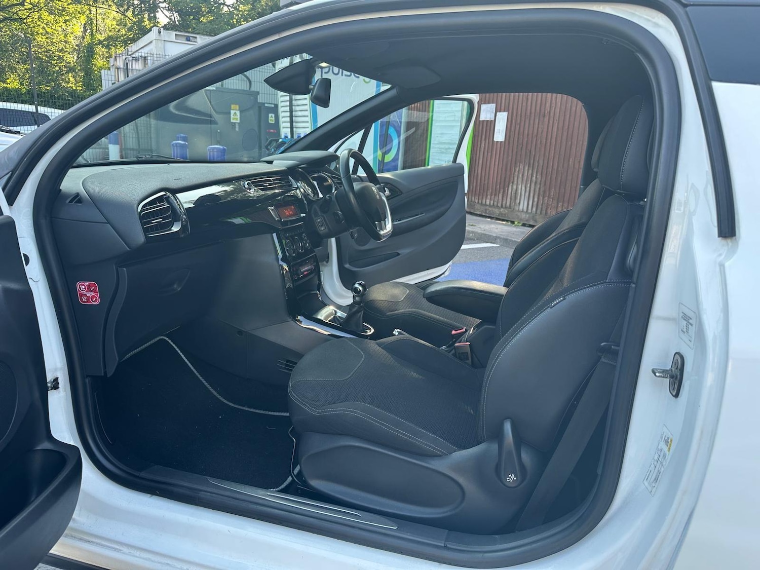 Used Citroen DS3 2013 for sale - 76990232: Photo 16