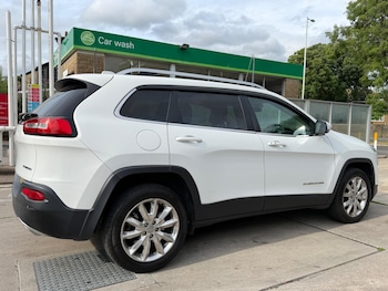 Used Jeep Cherokee 2018 for sale - 79361432: Photo