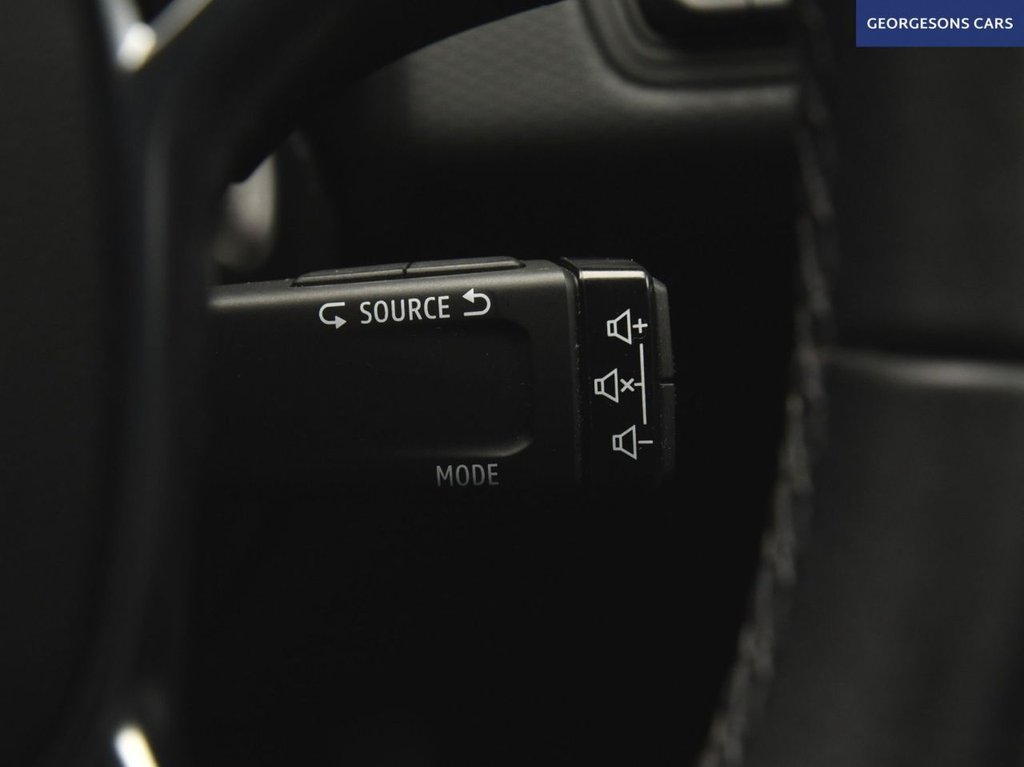 Used Renault Clio 2020 for sale - 77905135: Photo 30