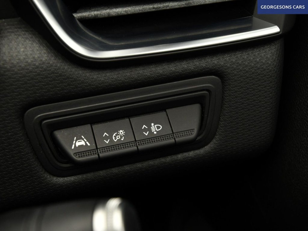 Used Renault Clio 2020 for sale - 77905135: Photo 32