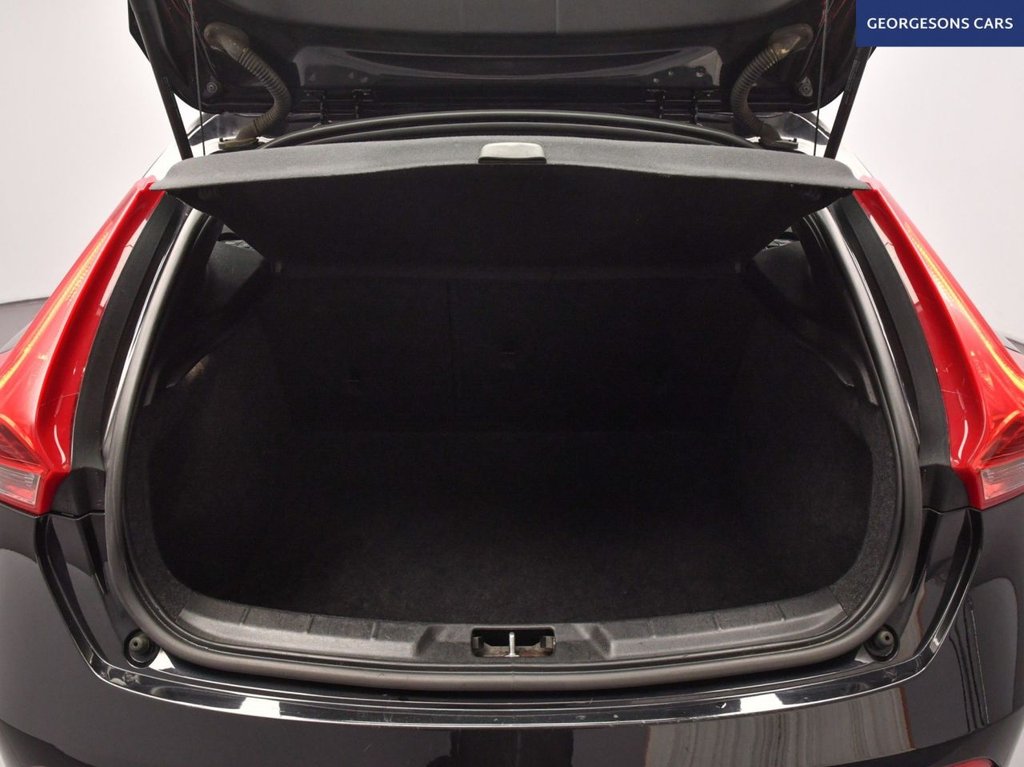 Used Volvo V40 2015 for sale - 78153720: Photo 9