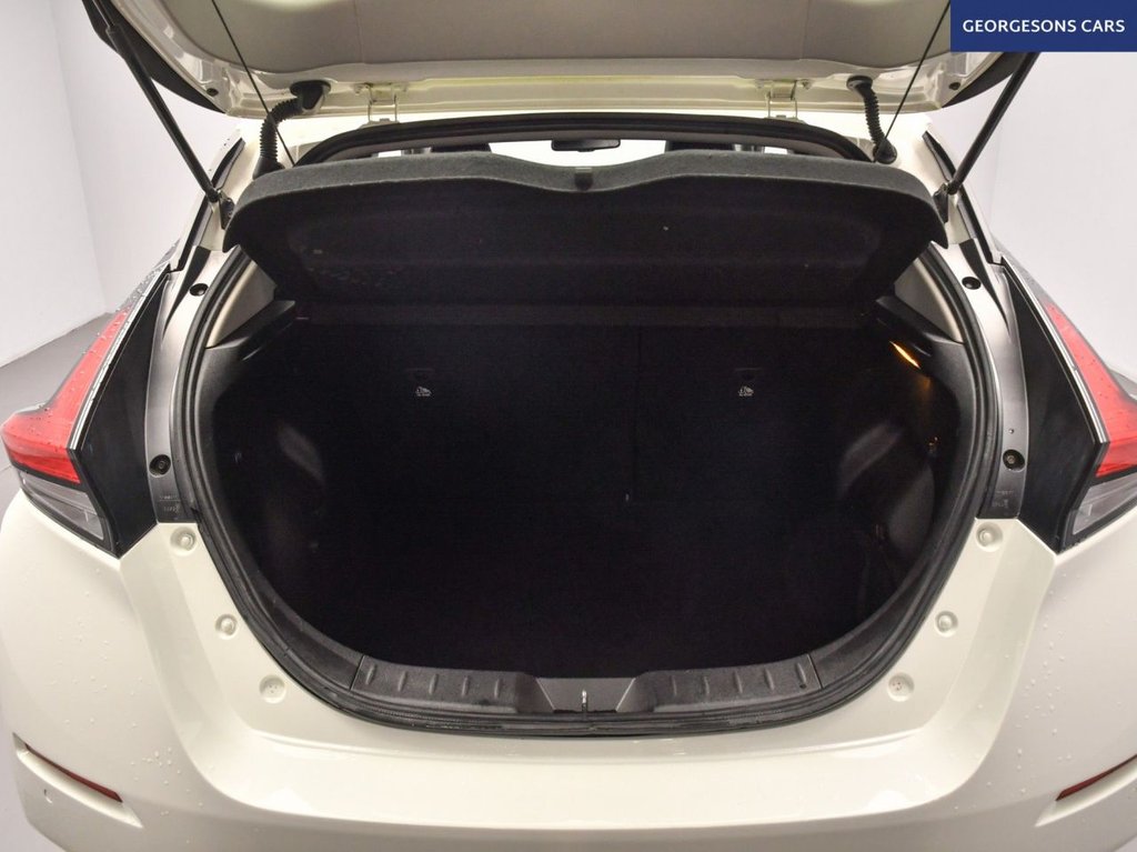 Used Nissan Leaf 2020 for sale - 77049081: Photo 9