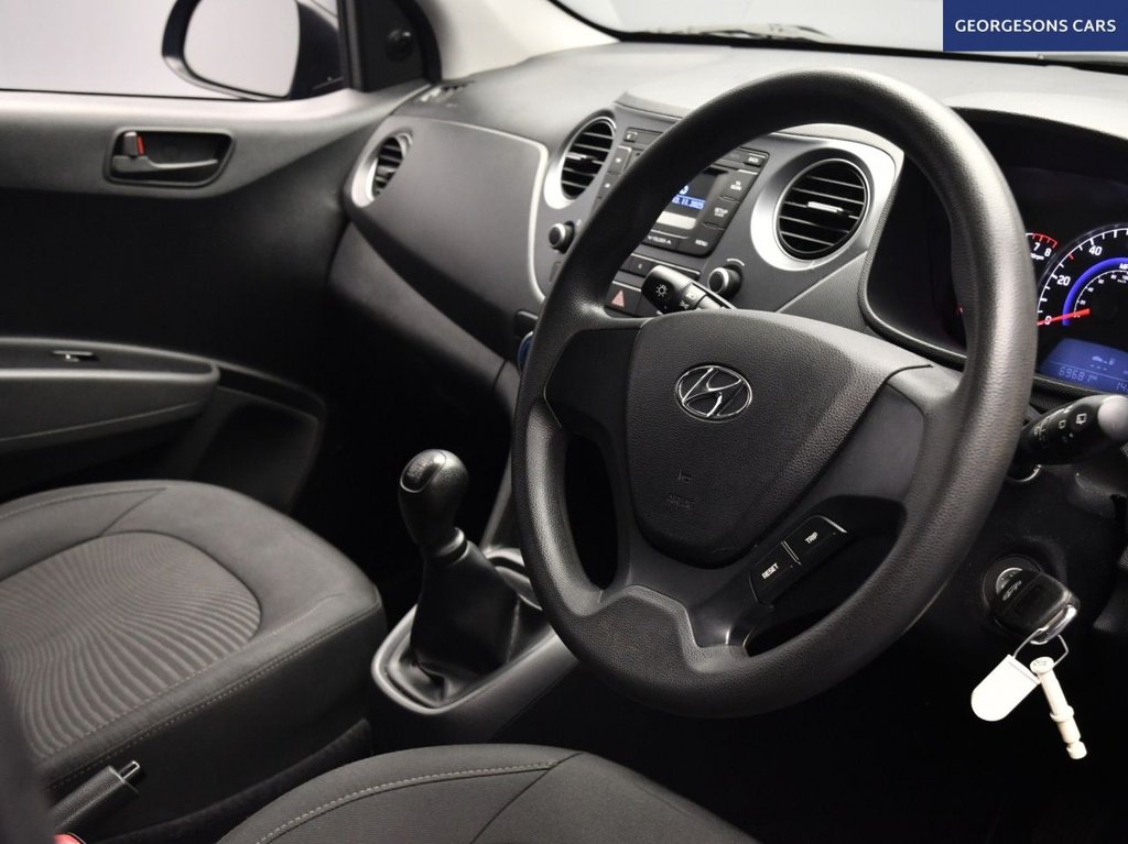 Used Hyundai i10 2018 for sale - 76604336: Photo 11