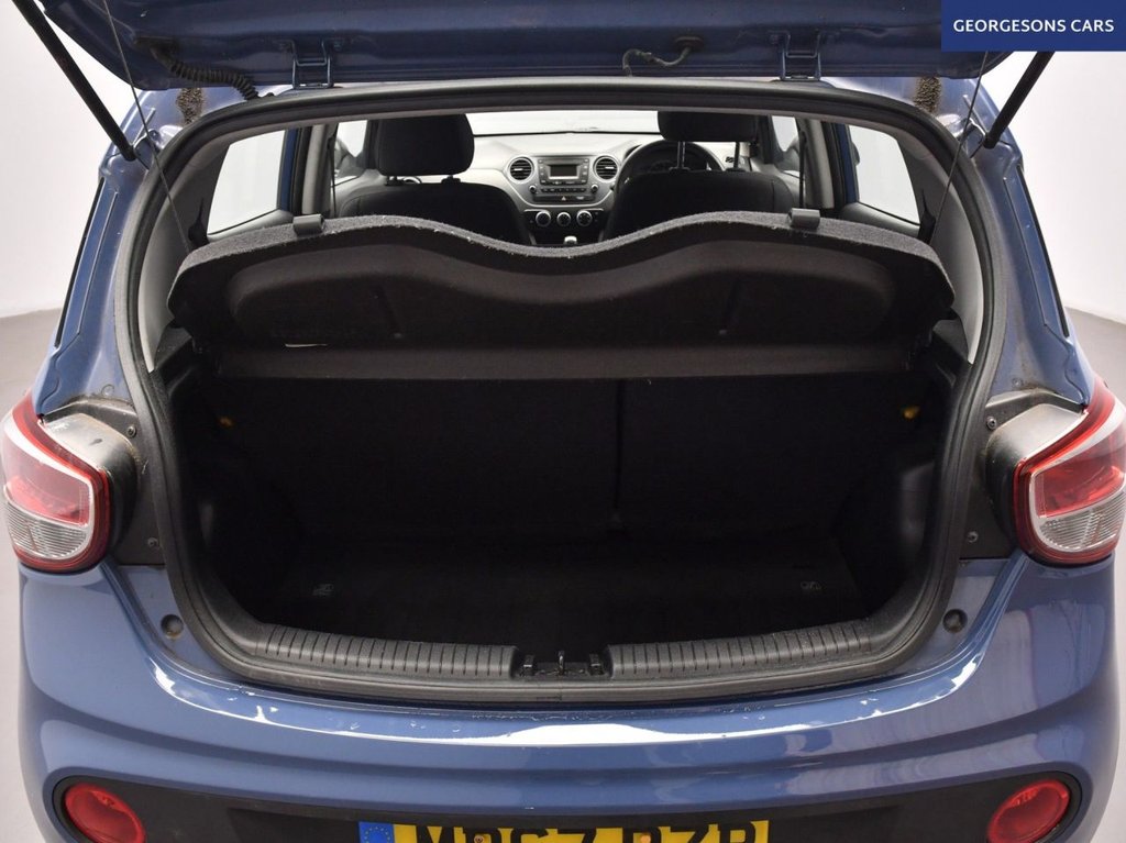 Used Hyundai i10 2018 for sale - 76604336: Photo 9