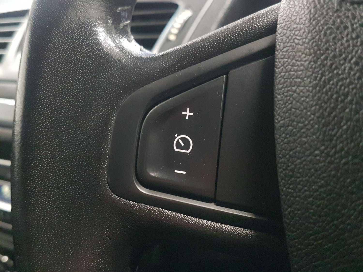 Used Renault Megane 2015 for sale - 77109083: Photo 22