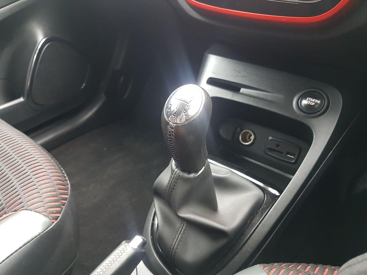 Used Renault Captur 2015 for sale - 76284208: Photo 12