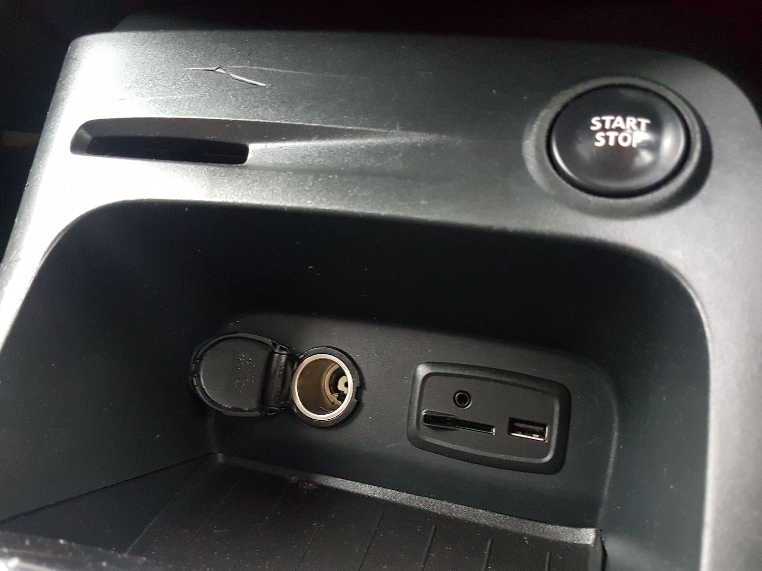 Used Renault Captur 2015 for sale - 76284208: Photo 23