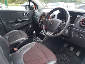 Used Renault Captur 2015 for sale - 76284208: Photo 2