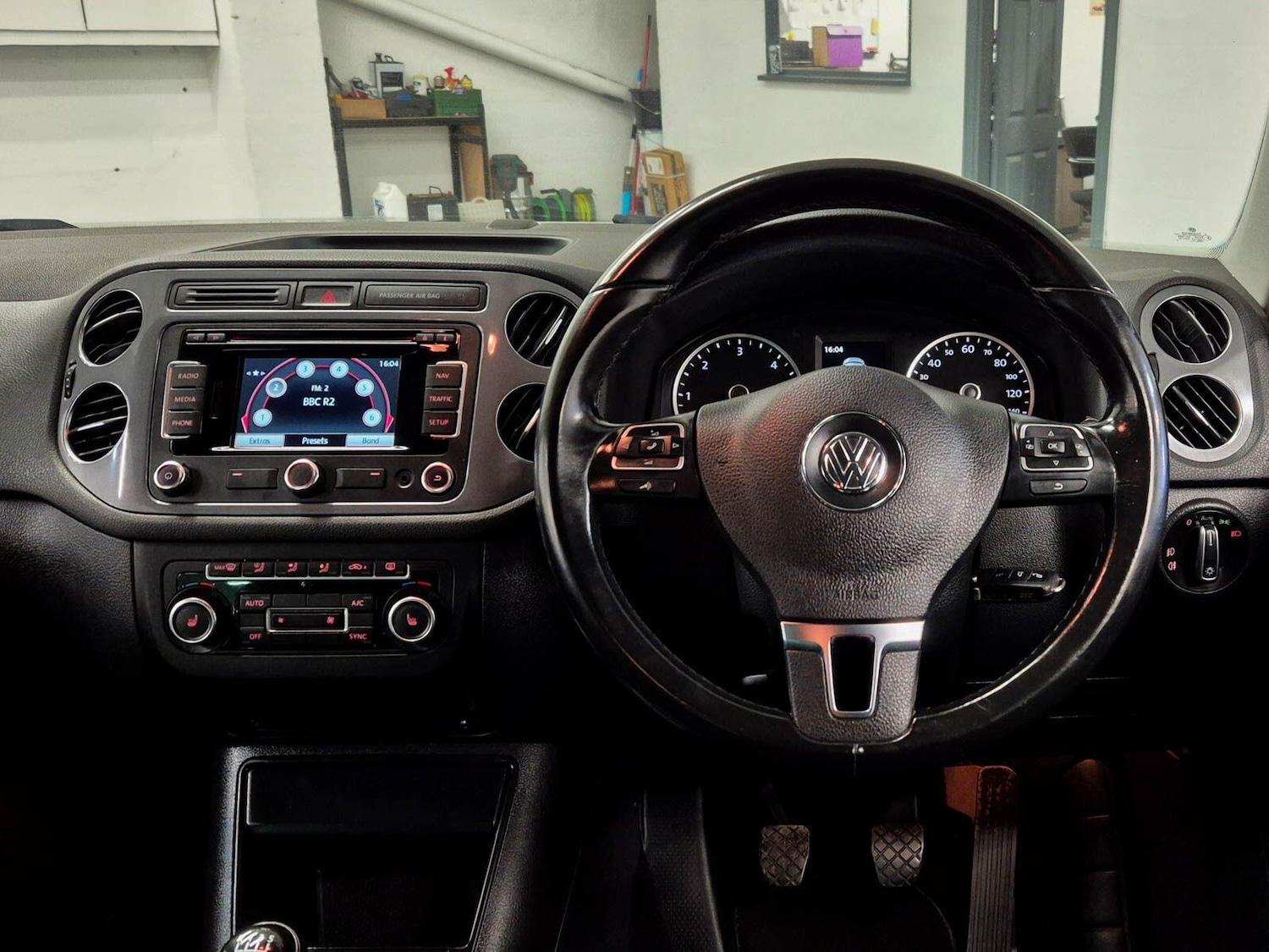 Used Volkswagen Tiguan for sale - 78136156: Photo 2