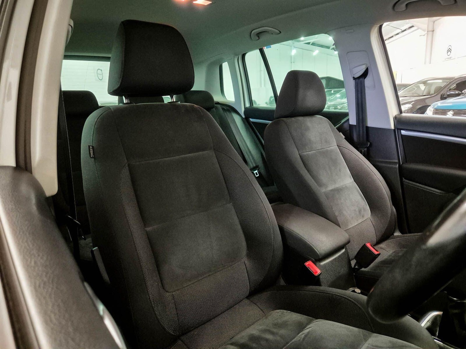 Used Volkswagen Tiguan for sale - 78136156: Photo 3