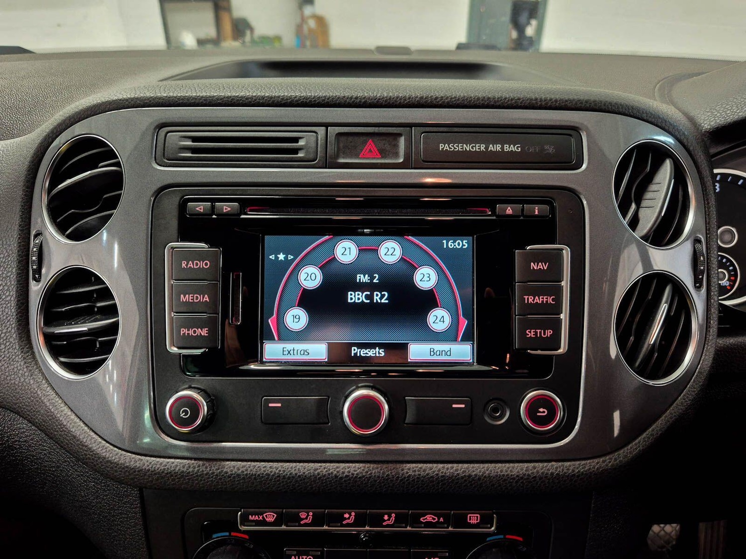 Used Volkswagen Tiguan for sale - 78136156: Photo 70