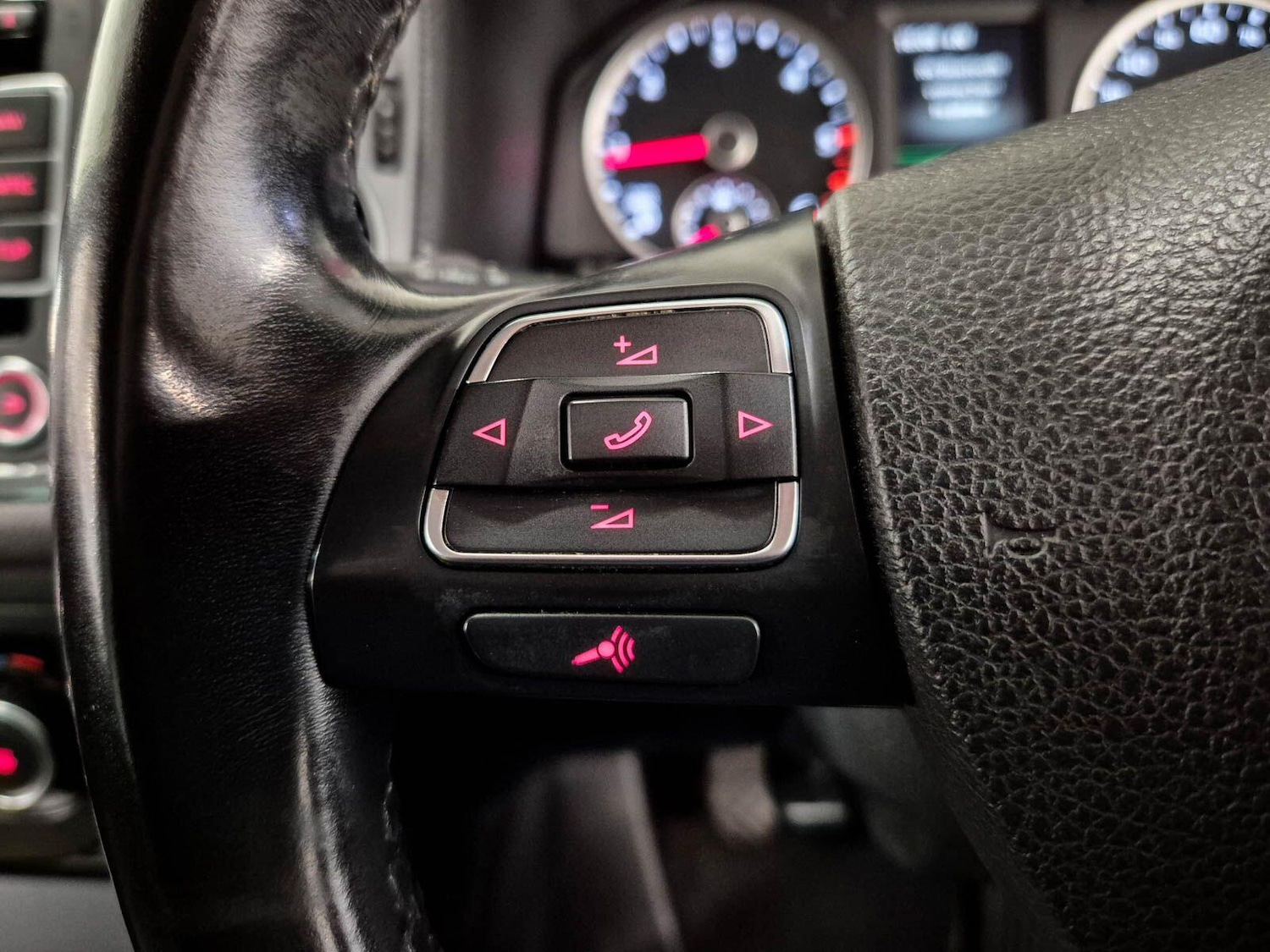 Used Volkswagen Tiguan for sale - 78136156: Photo 81