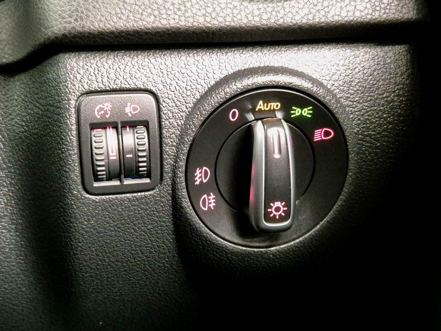 Used Volkswagen Tiguan for sale - 78136156: Photo 86