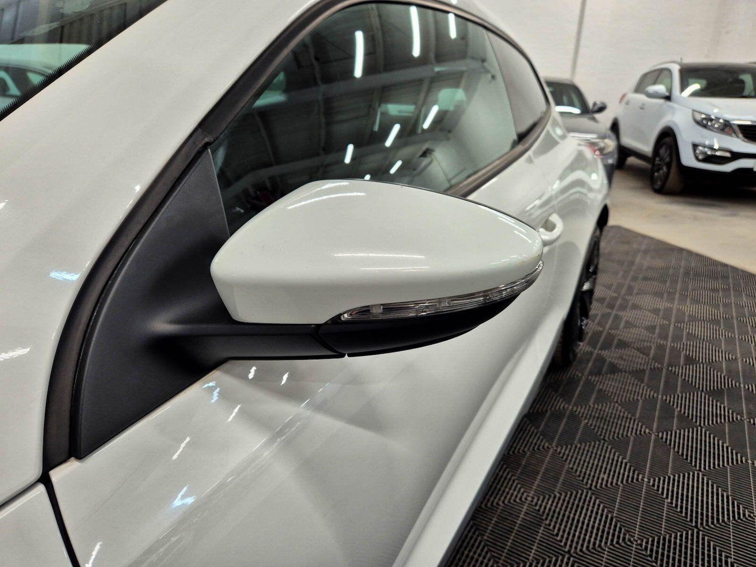 Used Volkswagen Scirocco 2013 for sale - 77839579: Photo 13