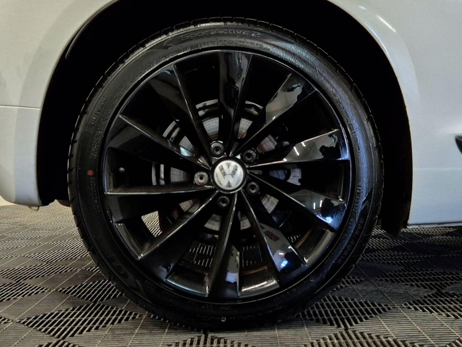 Used Volkswagen Scirocco 2013 for sale - 77839579: Photo 25