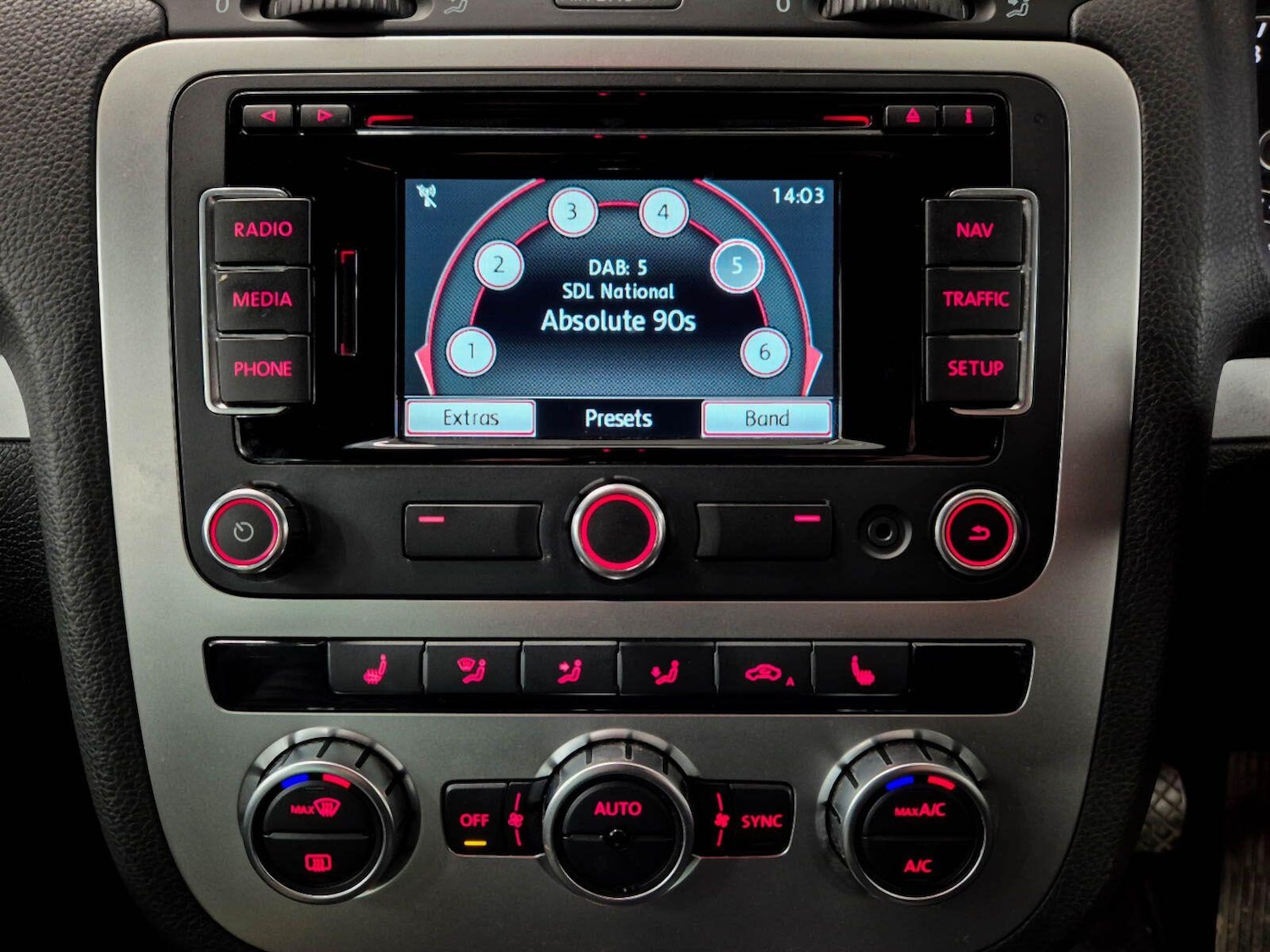 Used Volkswagen Scirocco 2013 for sale - 77839579: Photo 31