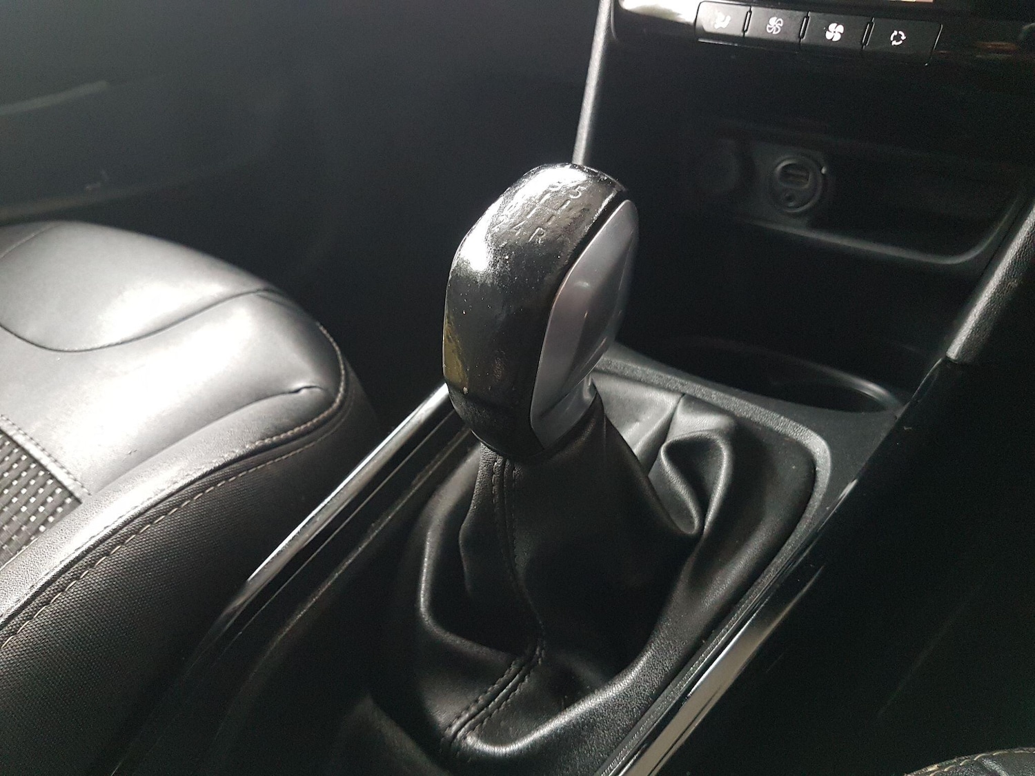 Used Peugeot 2008 2017 for sale - 76539106: Photo 11