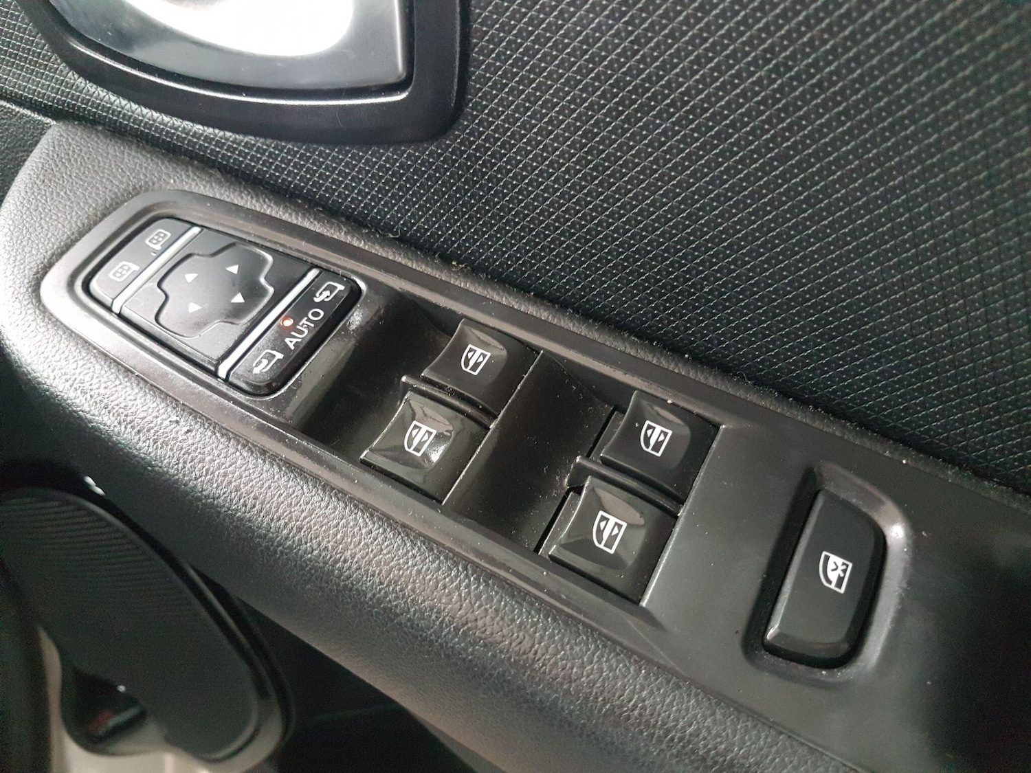 Used Peugeot 2008 2017 for sale - 76539106: Photo 16