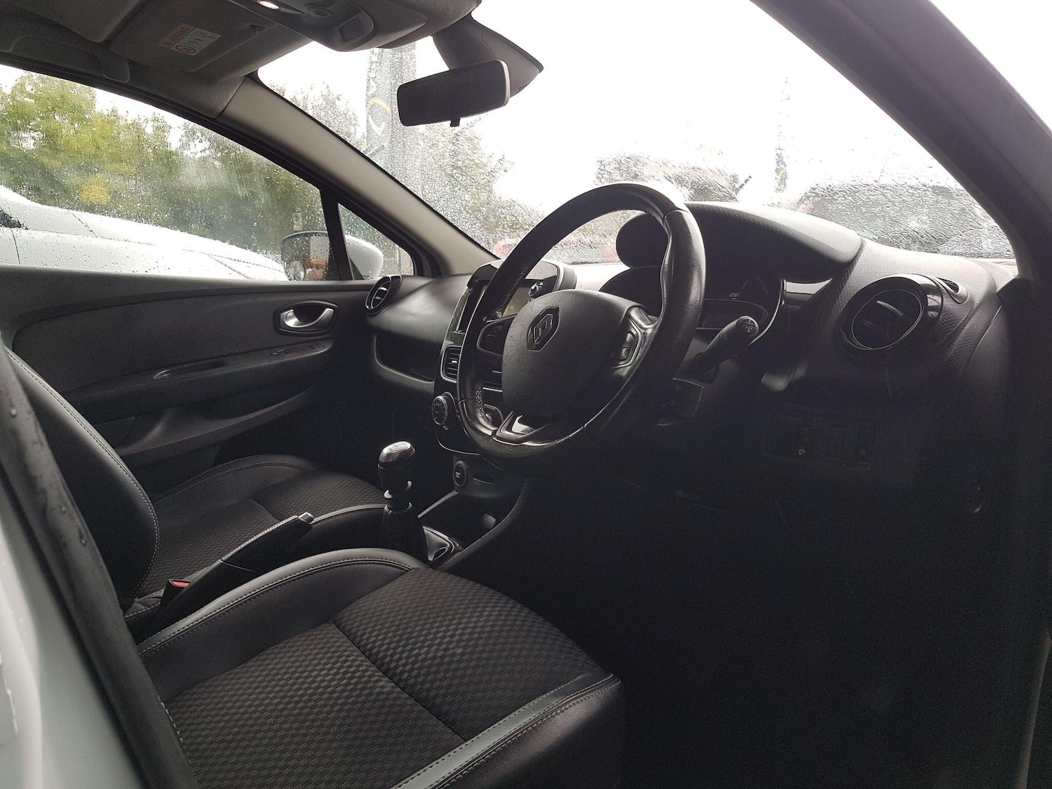 Used Peugeot 2008 2017 for sale - 76539106: Photo 3