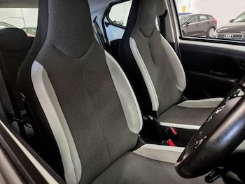 Used Toyota AYGO 2015 for sale - 78866178: Photo