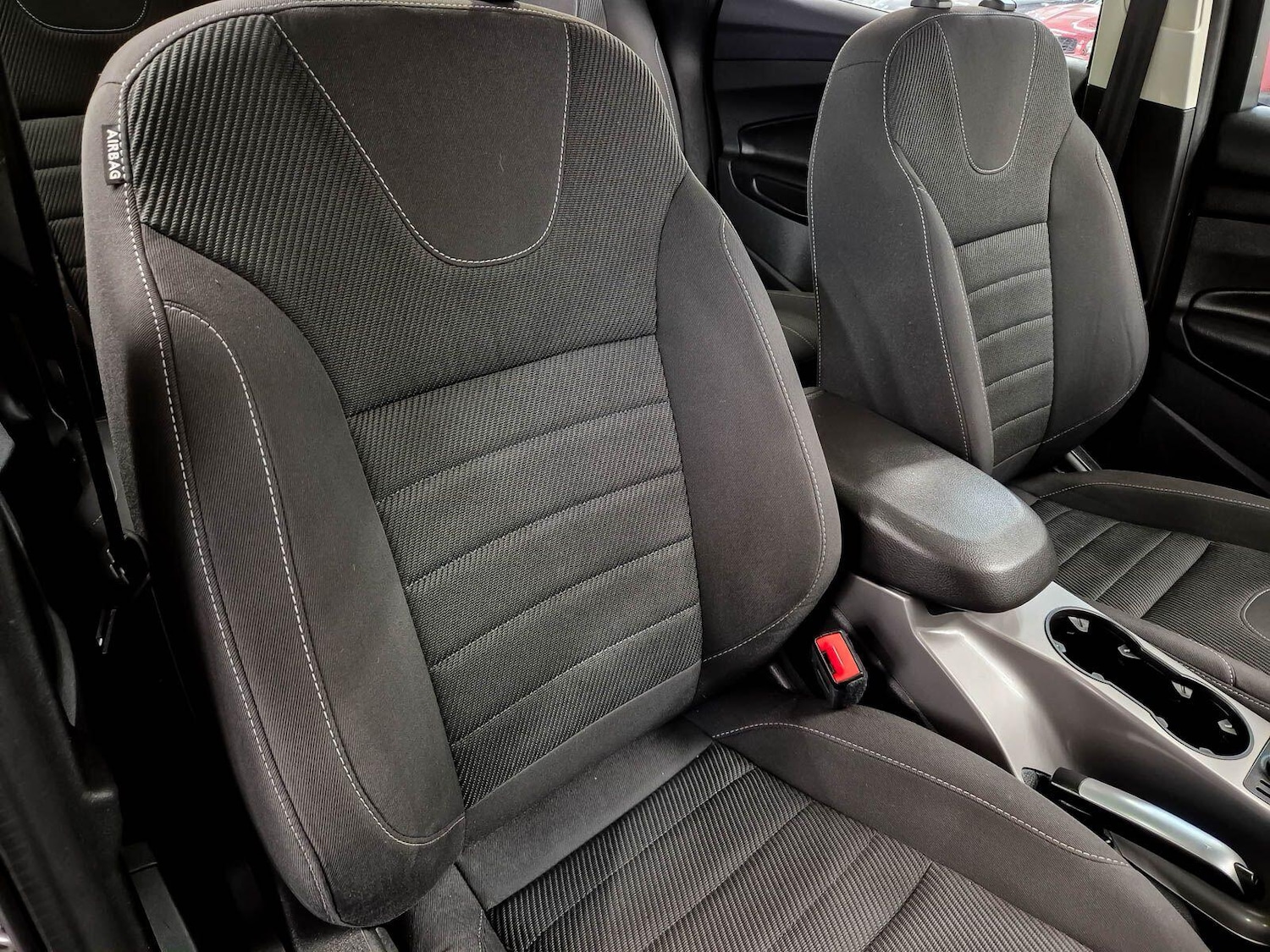 Used Ford Kuga 2015 for sale - 77411403: Photo 37