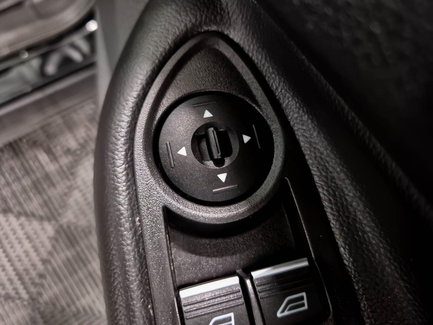 Used Ford Kuga 2015 for sale - 77411403: Photo 44