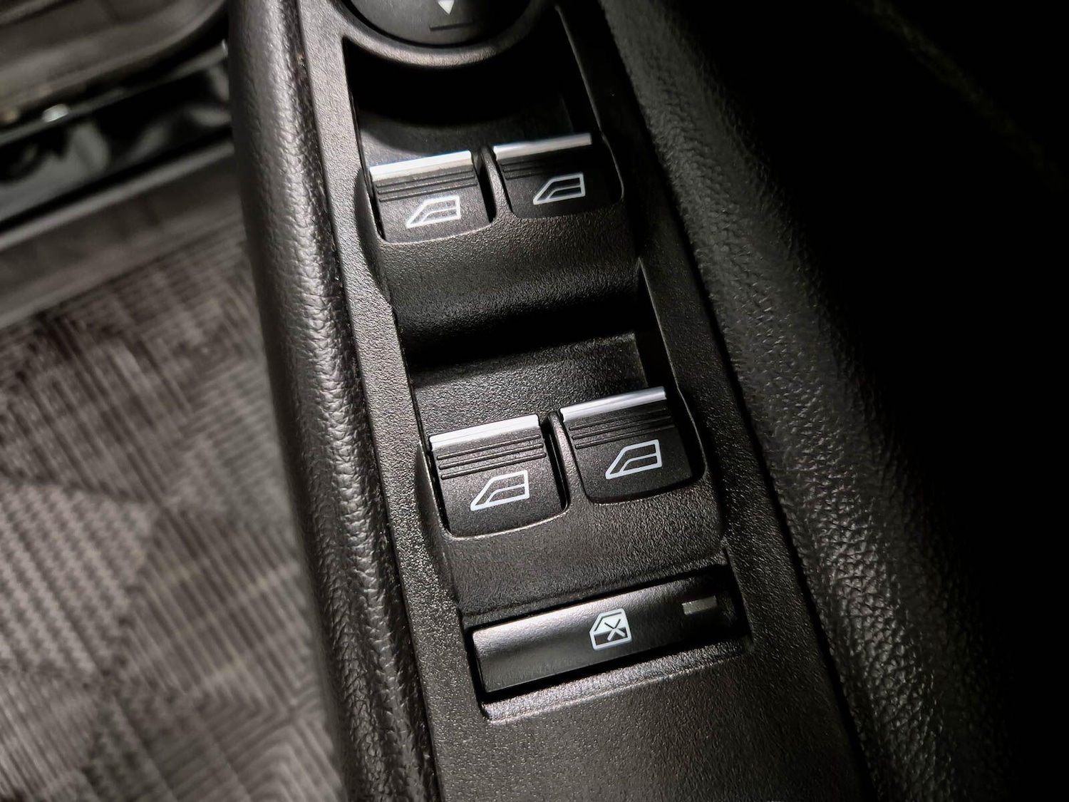 Used Ford Kuga 2015 for sale - 77411403: Photo 45