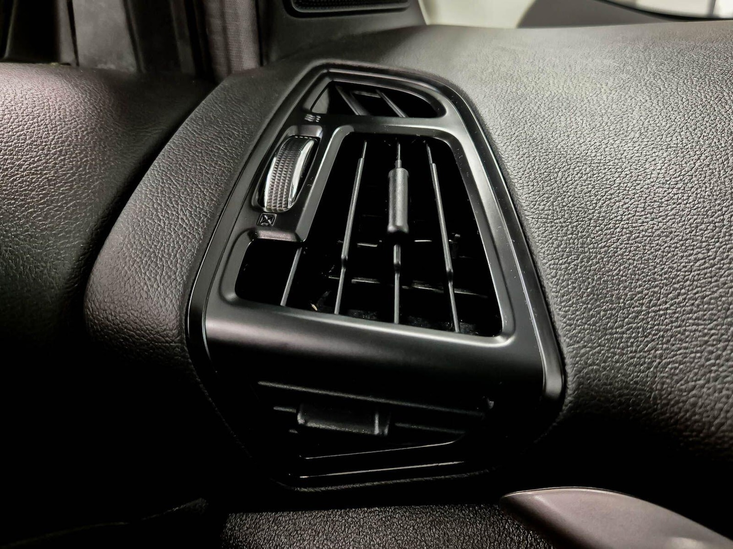 Used Ford Kuga 2015 for sale - 77411403: Photo 65