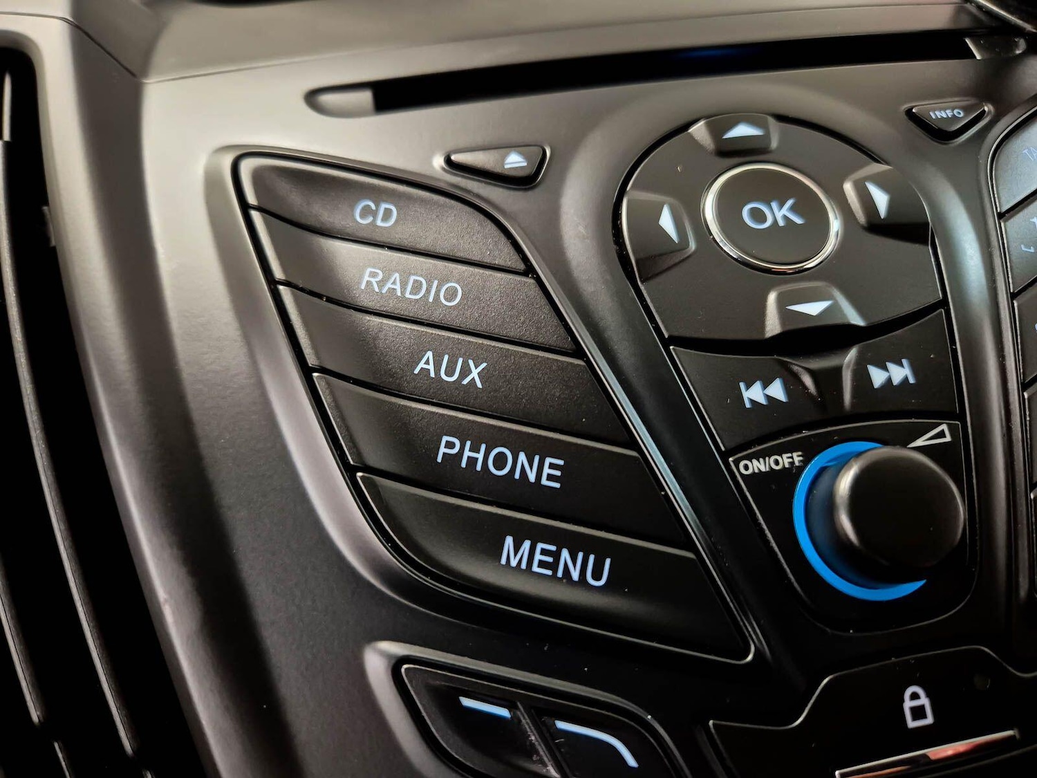 Used Ford Kuga 2015 for sale - 77411403: Photo 78