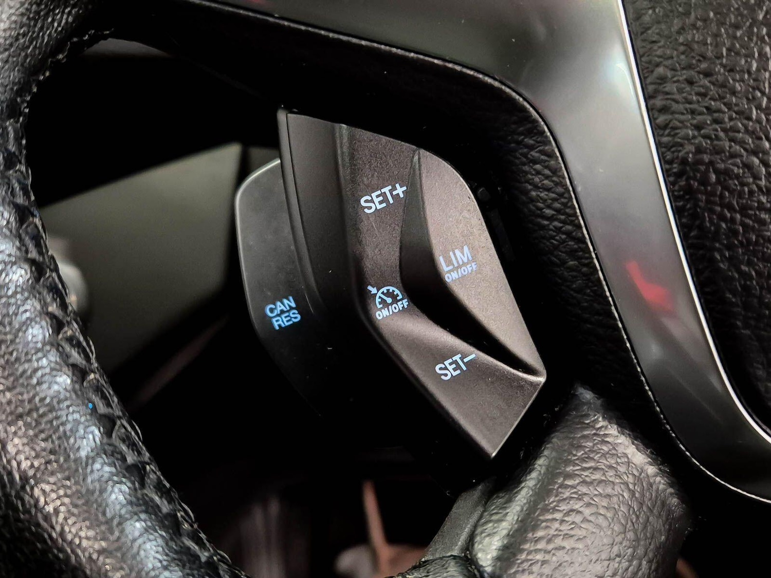 Used Ford Kuga 2015 for sale - 77411403: Photo 87