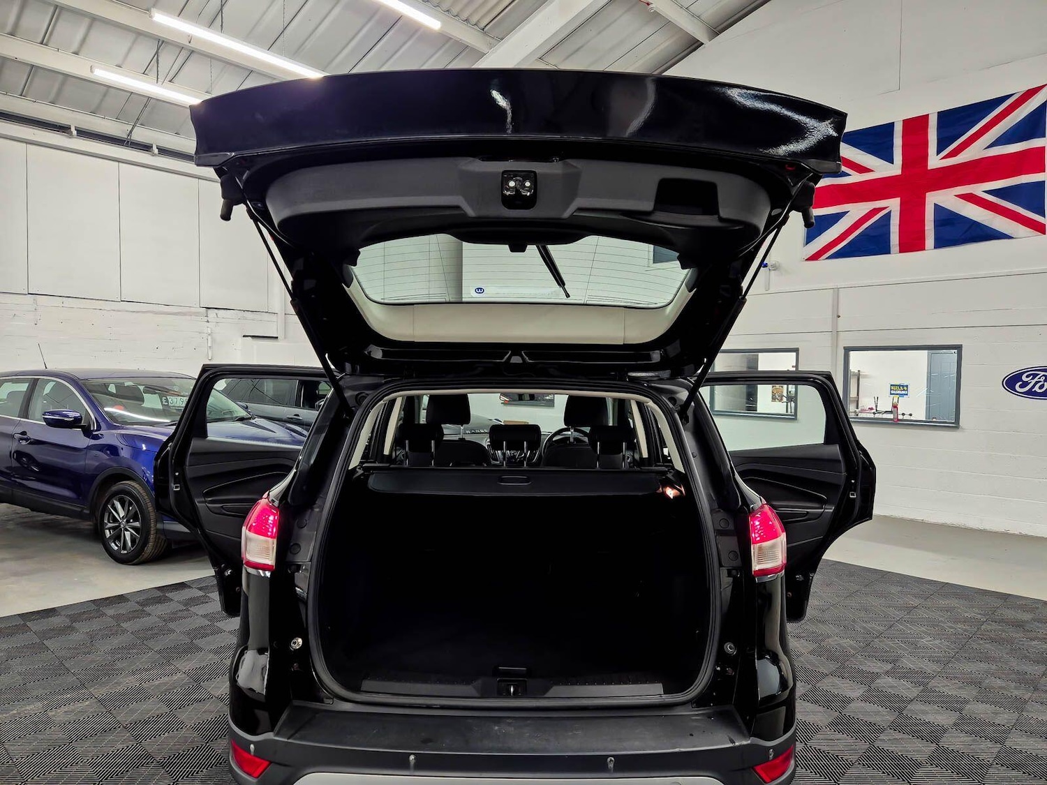 Used Ford Kuga 2015 for sale - 77411403: Photo 96