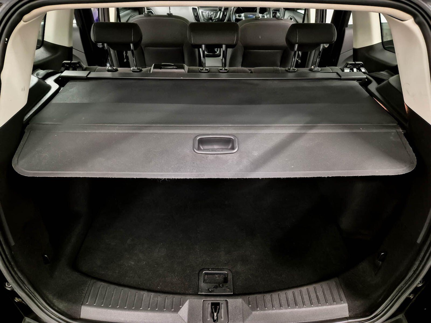 Used Ford Kuga 2015 for sale - 77411403: Photo 97